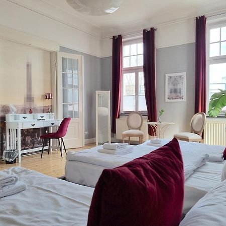 Charysma - Jugendstil Trifft Moderne, Schlafzimmer Mit Smart-Tv, Tischfussball, Darts, Parkplatz Гамельн Екстер'єр фото