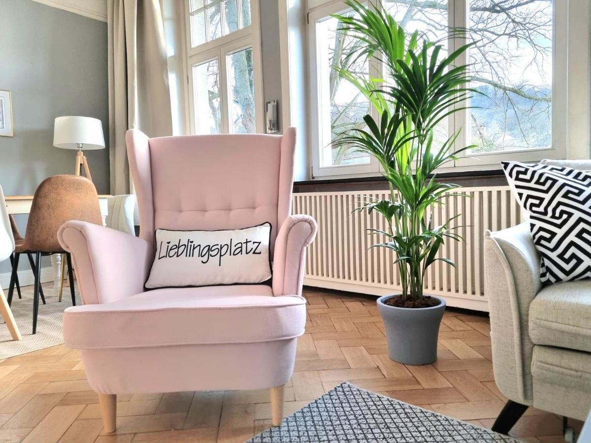Charysma - Jugendstil Trifft Moderne, Schlafzimmer Mit Smart-Tv, Tischfussball, Darts, Parkplatz Гамельн Екстер'єр фото