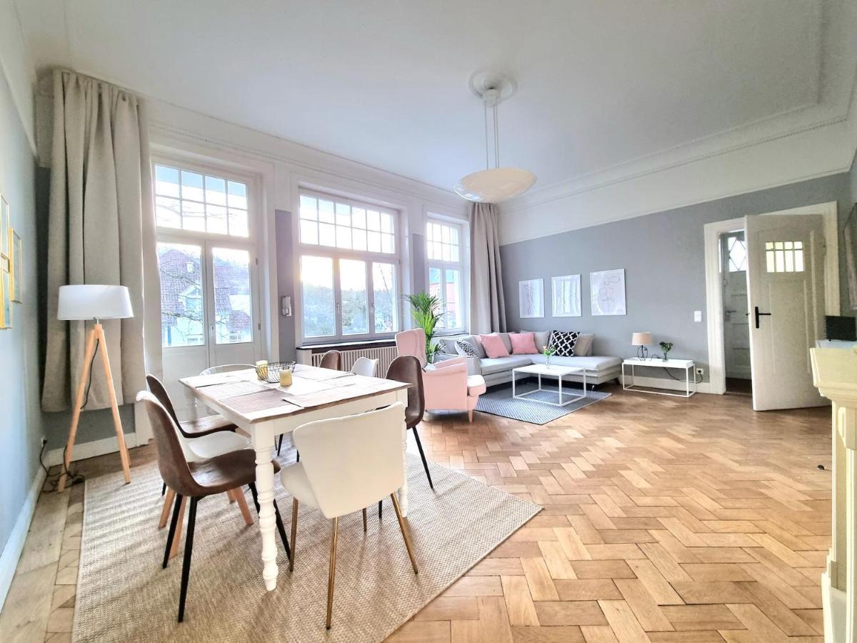 Charysma - Jugendstil Trifft Moderne, Schlafzimmer Mit Smart-Tv, Tischfussball, Darts, Parkplatz Гамельн Екстер'єр фото