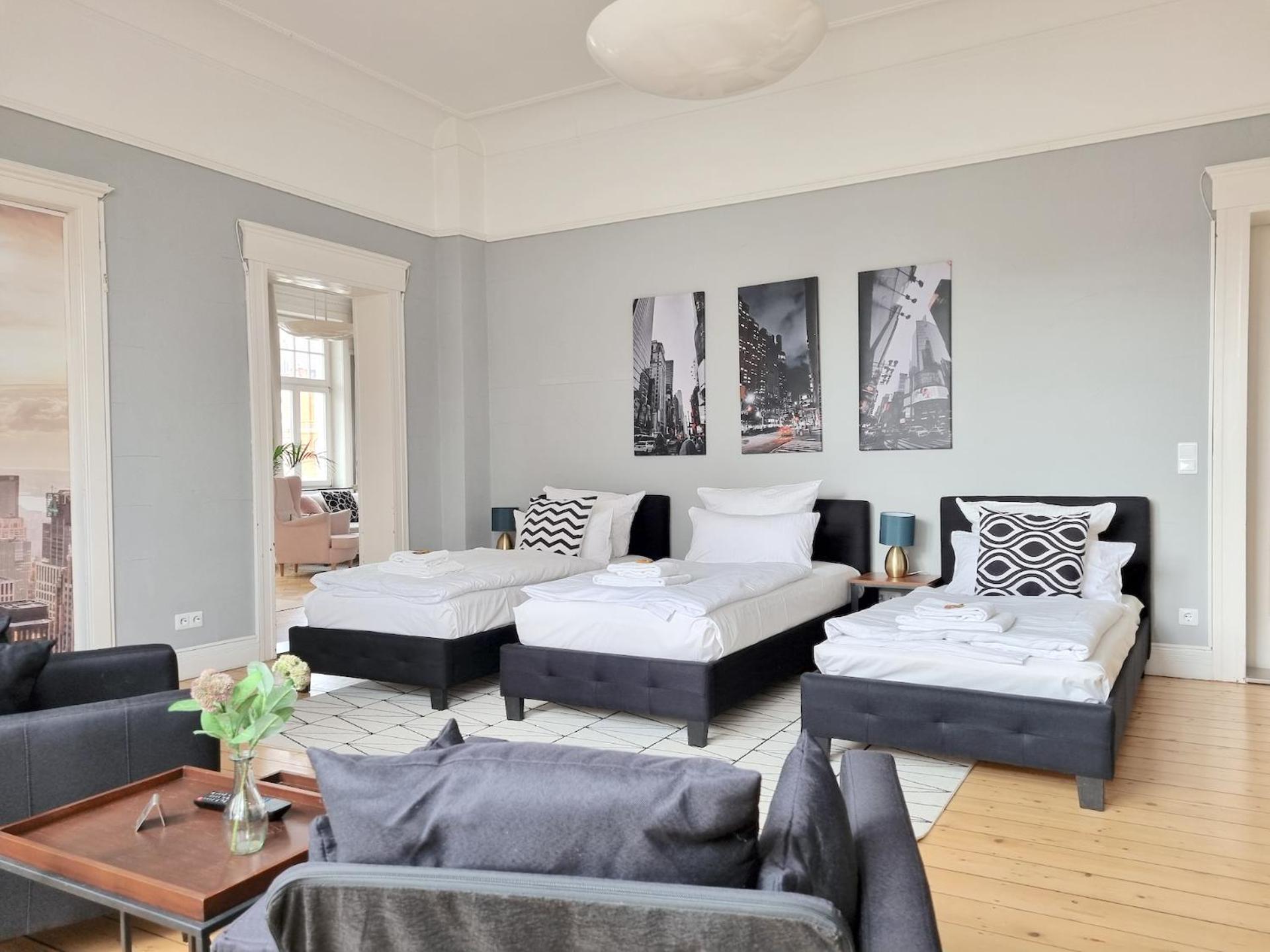 Charysma - Jugendstil Trifft Moderne, Schlafzimmer Mit Smart-Tv, Tischfussball, Darts, Parkplatz Гамельн Екстер'єр фото