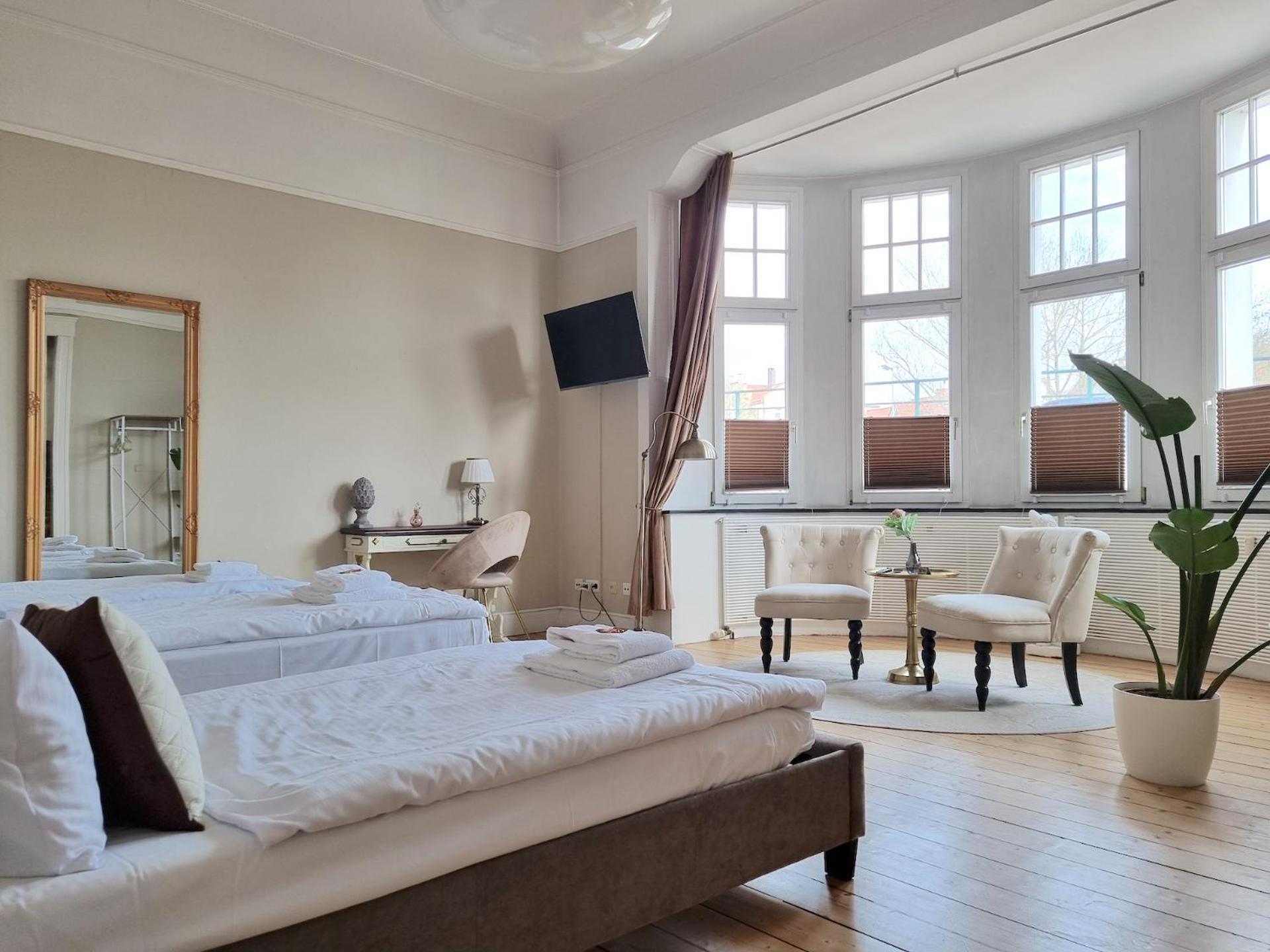 Charysma - Jugendstil Trifft Moderne, Schlafzimmer Mit Smart-Tv, Tischfussball, Darts, Parkplatz Гамельн Екстер'єр фото